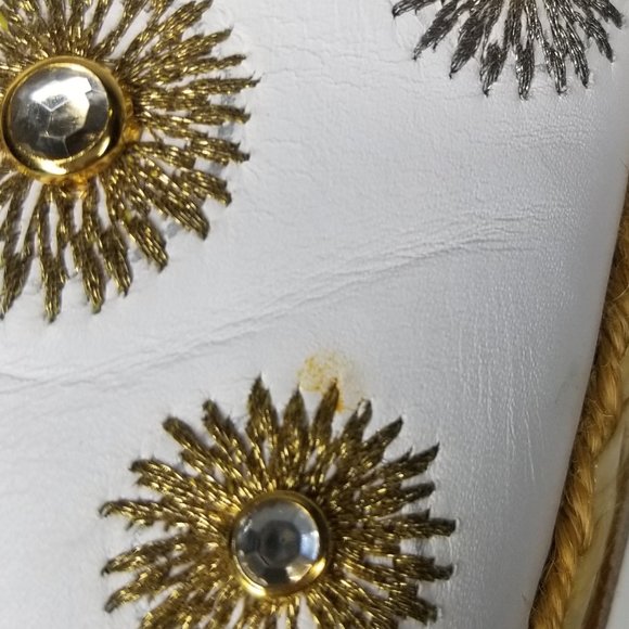 Stuart Weitzman White embroidered/ Rhinestone shoe - Picture 13 of 15